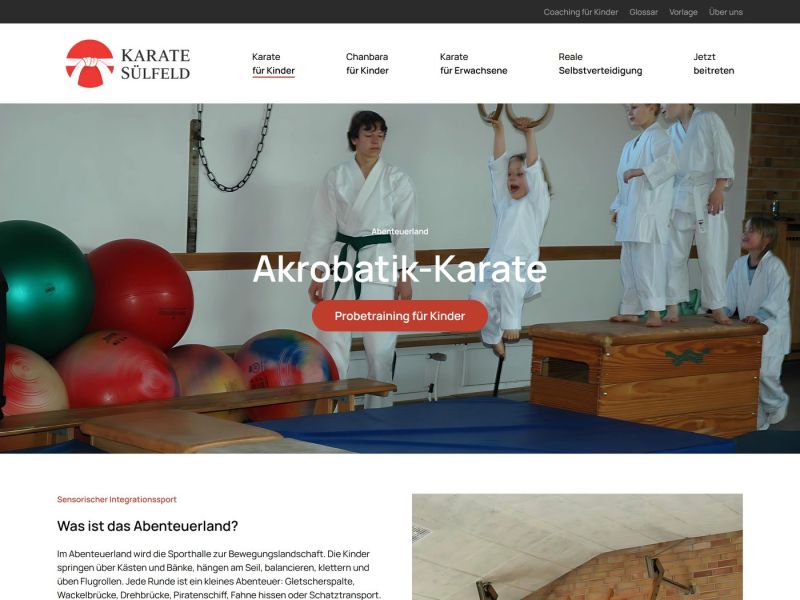 Seite „Akrobatik-Karate“: das Abenteuerland als Bewegungslandschaft