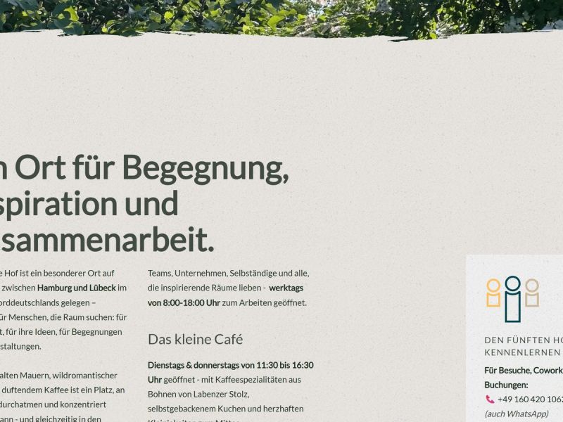 Abschnitt „Ein Ort für Begegnung, Inspiration und Zusammenarbeit“ mit Öffnungszeiten und Café